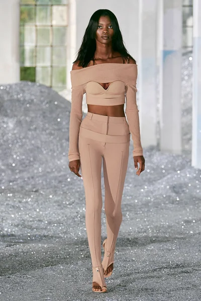 Look 30